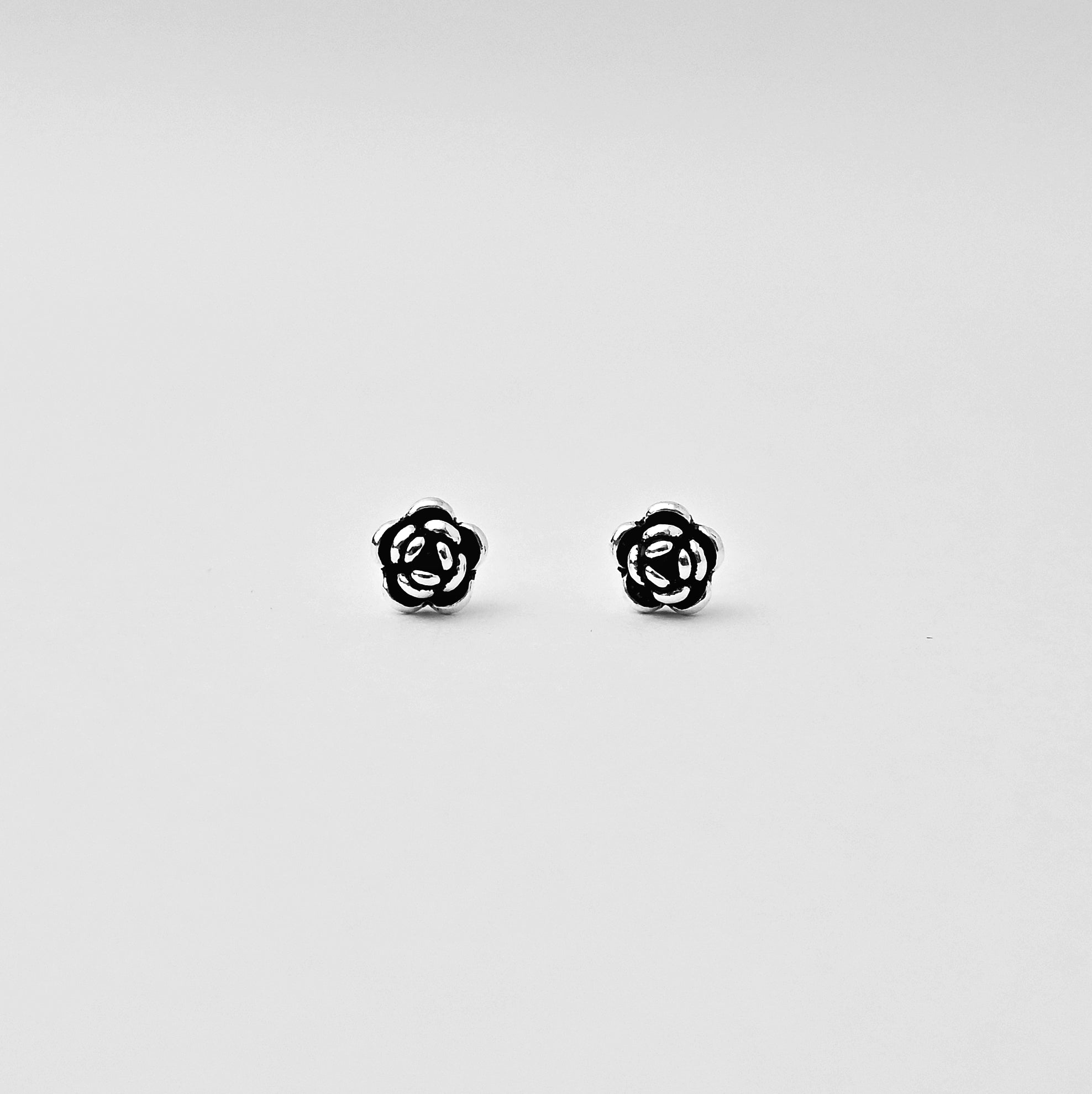 Blooming Rose Silver Earrings front view.jpg__PID:0fe60f86-5c5e-404c-bf62-5d341fca3ef5