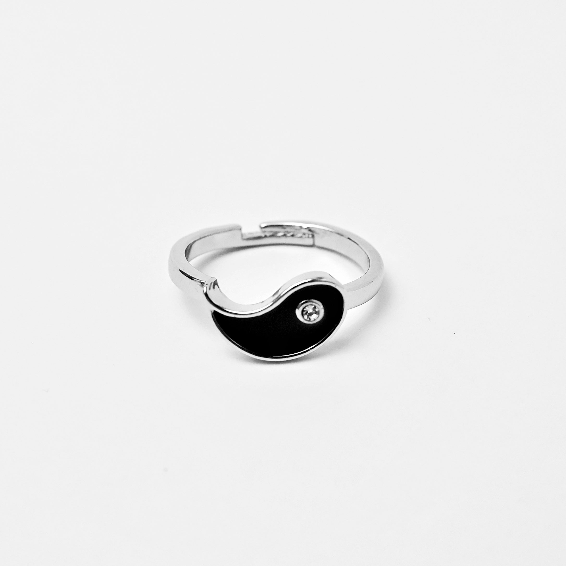 Tai Chi Yin Yang Black and White Couple Ring