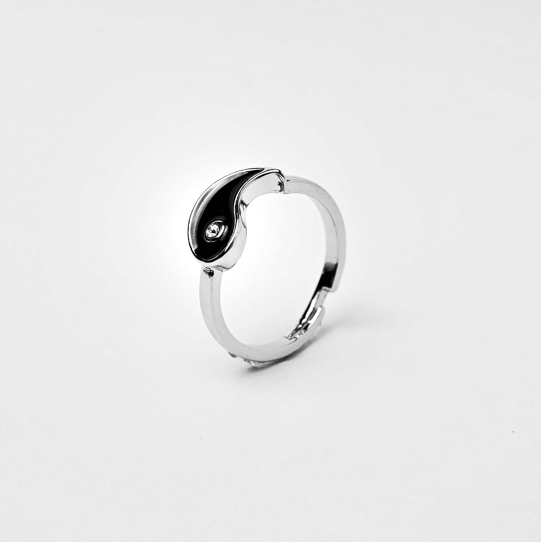 Tai Chi Yin Yang Black and White Couple Ring