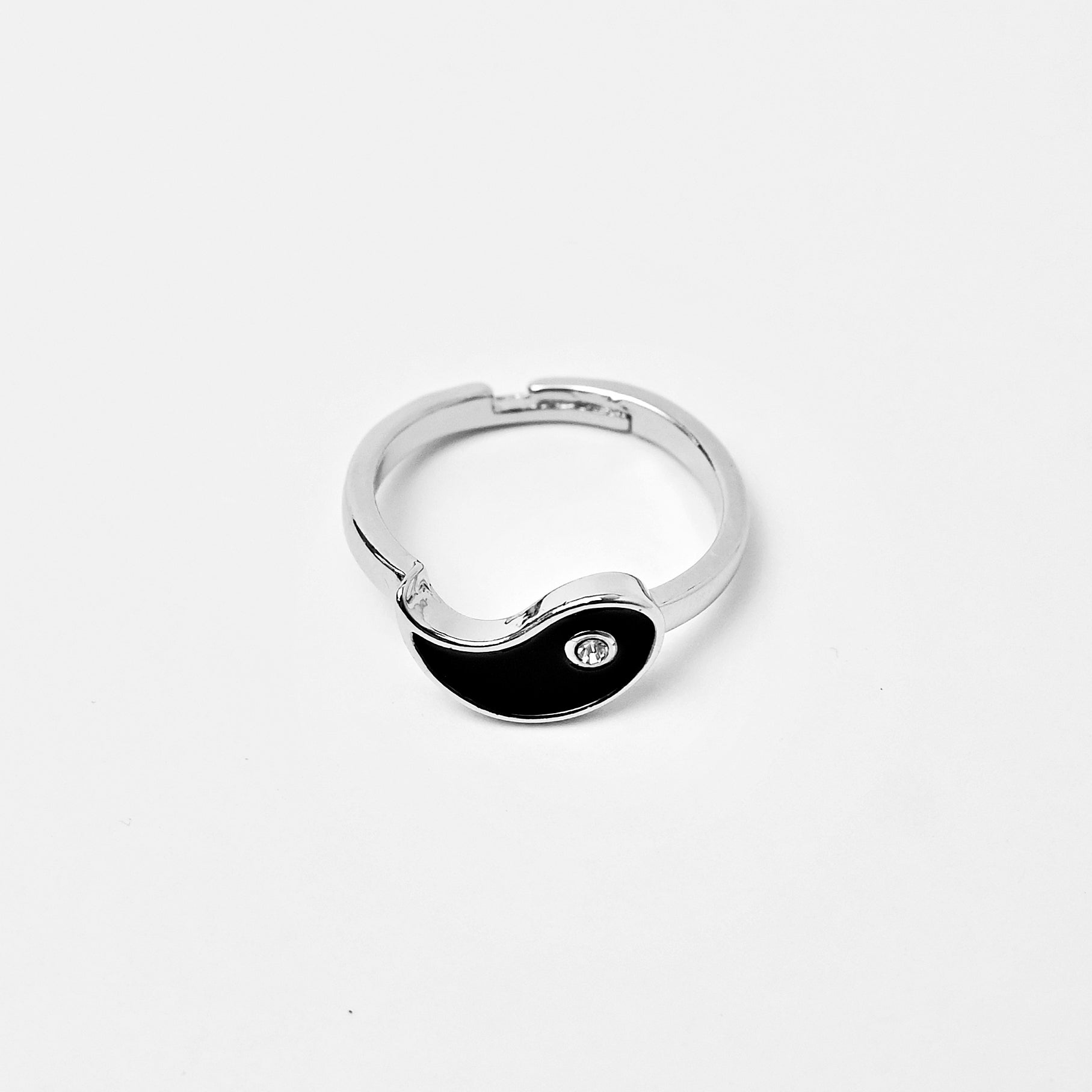 Tai Chi Yin Yang Black and White Couple Ring