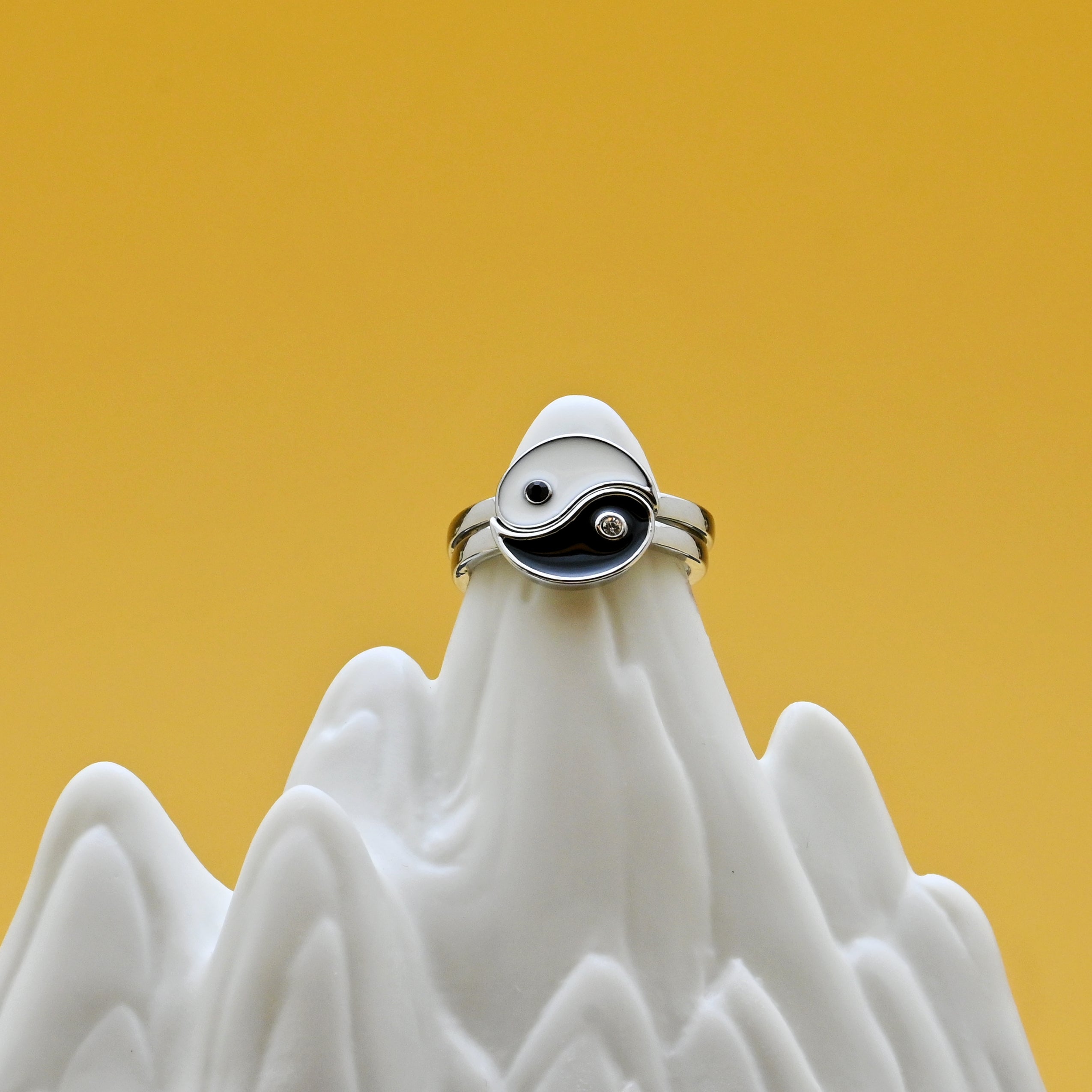 Tai Chi Yin Yang Black and White Couple Ring